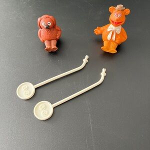 Sesame Street Muppets Stick Puppets. Fozzy Bear & Rowlf the dog.